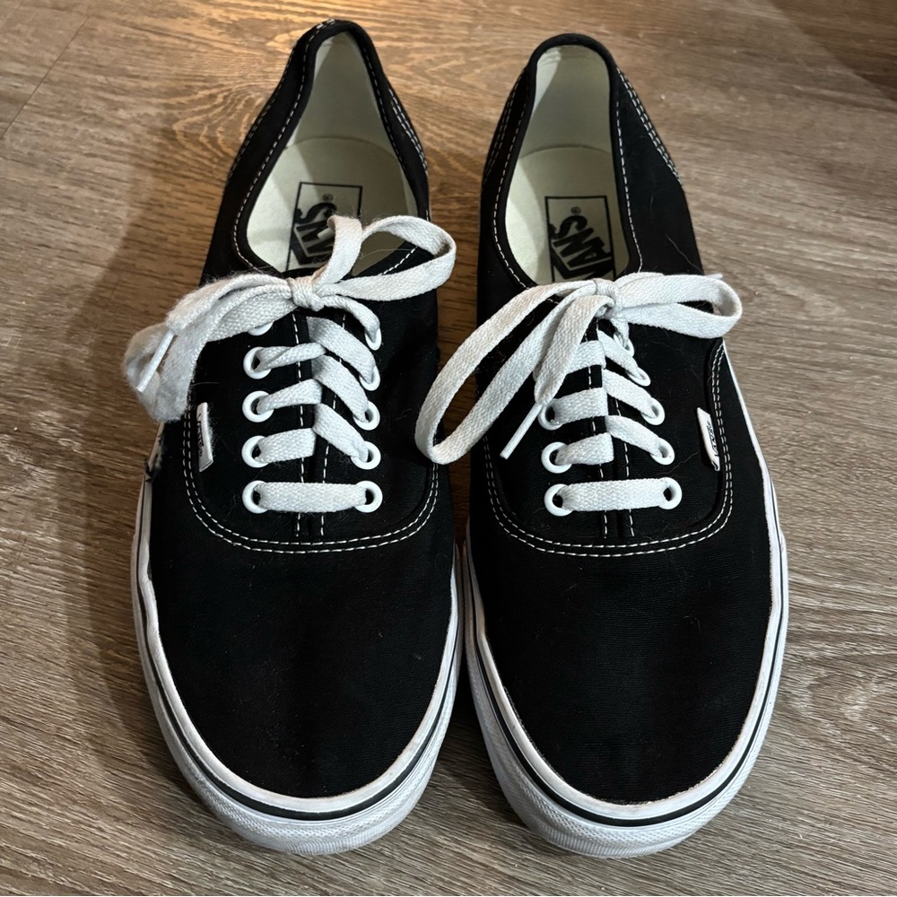 Vans Classic B&W Authentic
